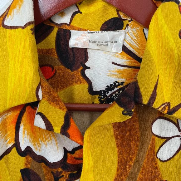 VINTAGE Royal Hawaiian Shirt - Picture 2 of 4